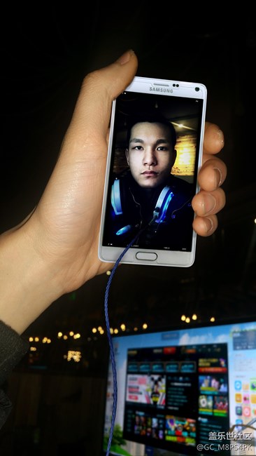 看帅哥 这样是不是要挨打