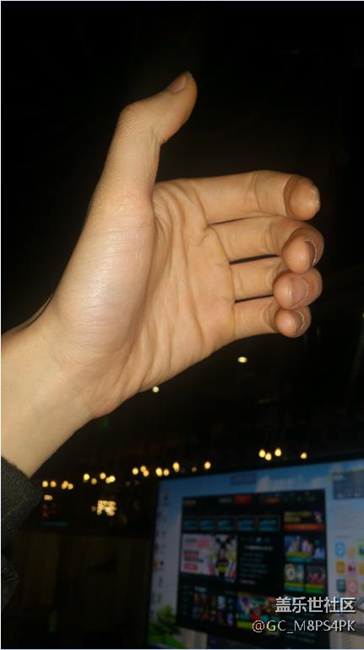 看帅哥 这样是不是要挨打