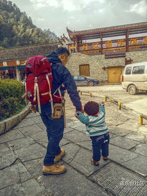 大手牵小手