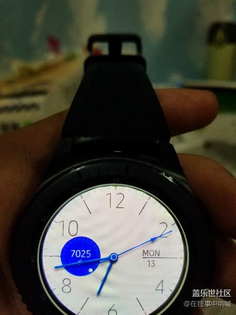 gear S3 屏幕出现小点