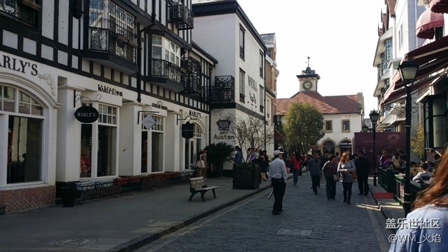 小镇的慵懒下午