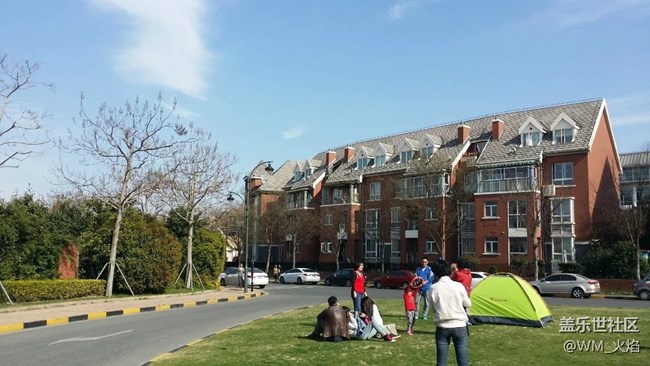 小镇的慵懒下午