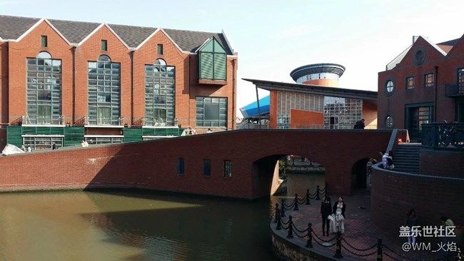 小镇的慵懒下午