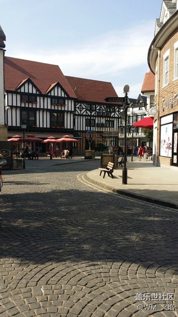 小镇的慵懒下午