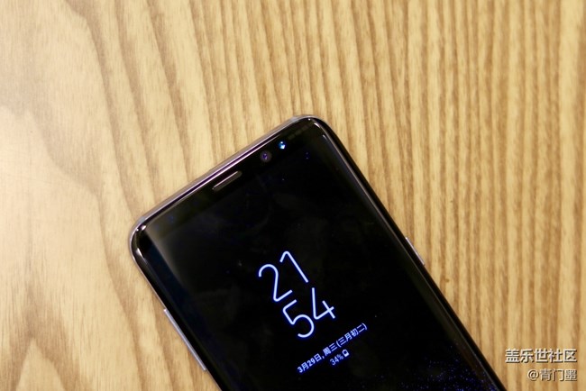三星Galaxy S8真机图赏！双曲面加屏占比简直逆天