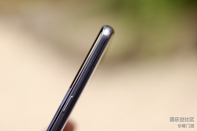 三星Galaxy S8真机图赏！双曲面加屏占比简直逆天