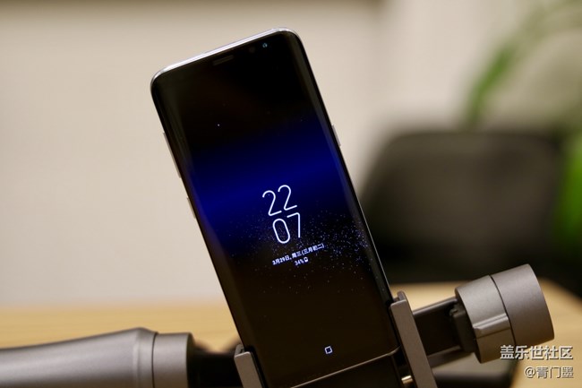 三星Galaxy S8真机图赏！双曲面加屏占比简直逆天