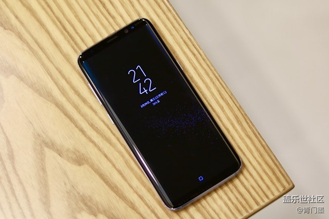 三星Galaxy S8真机图赏！双曲面加屏占比简直逆天