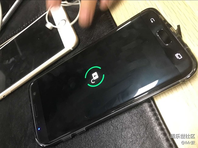 升级开机出现 一直转圈的锁，这是怎么回事啊！