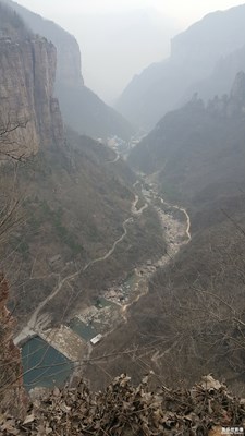 路+新乡+崎岖的山路