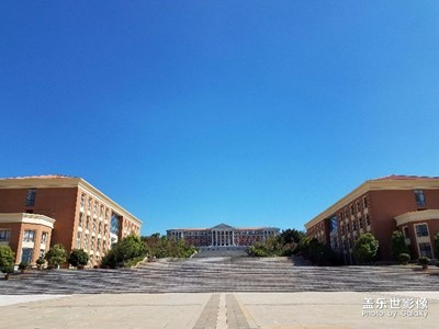 来名族大学找同学，随手拍，风和日丽，阳光明媚。