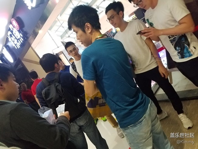 好开心参加《速度与激 情8》线下观影活动