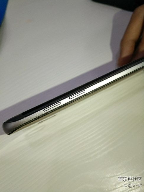 s7+突然开了一条缝