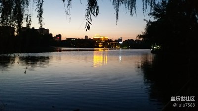 夜游朝阳公园