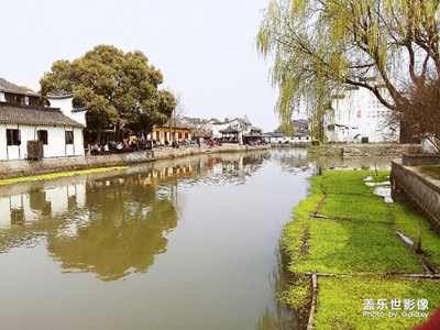 春水碧于天 画船听雨眠