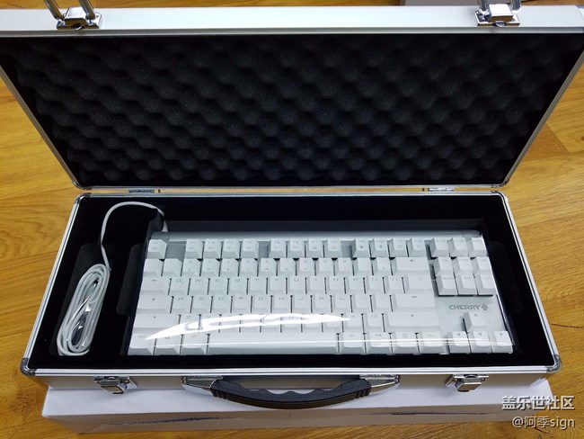 #我是极客# Cherry首款87键游戏键盘-MXBoard 8.0
