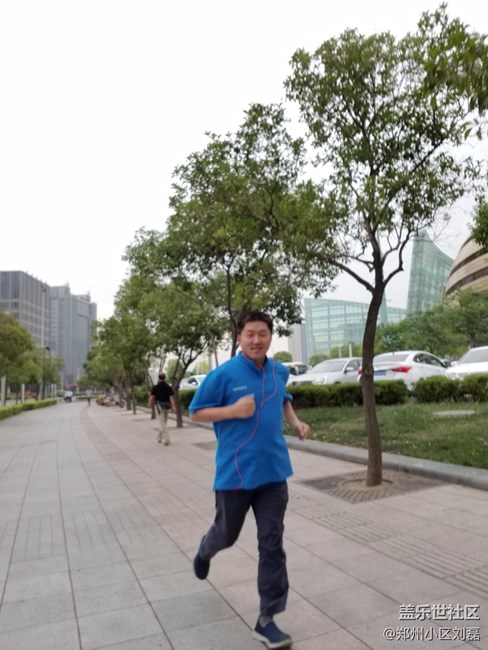 雨中奔跑的小伙伴们！