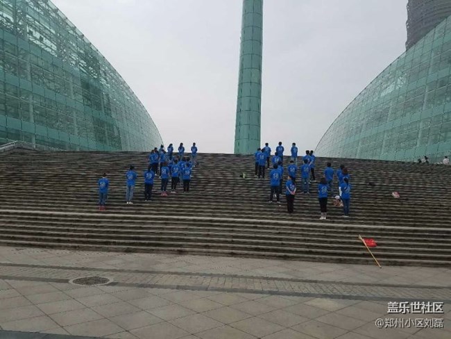 雨中奔跑的小伙伴们！