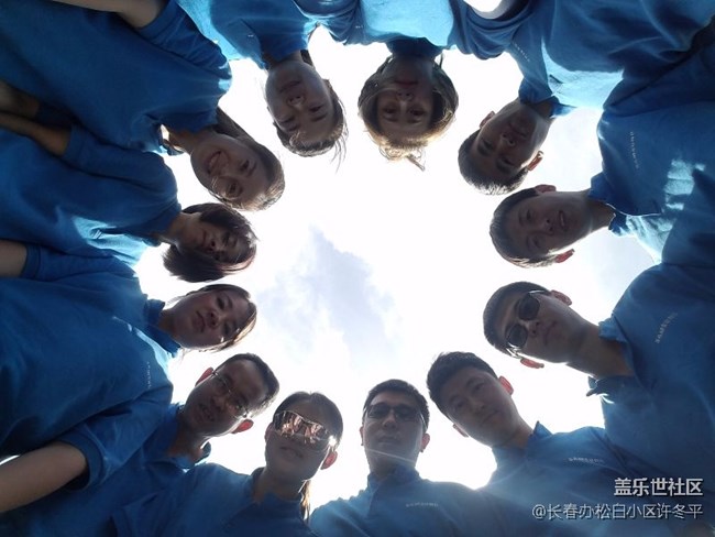 微笑在脸 服务在心 微笑在脸 服务在心