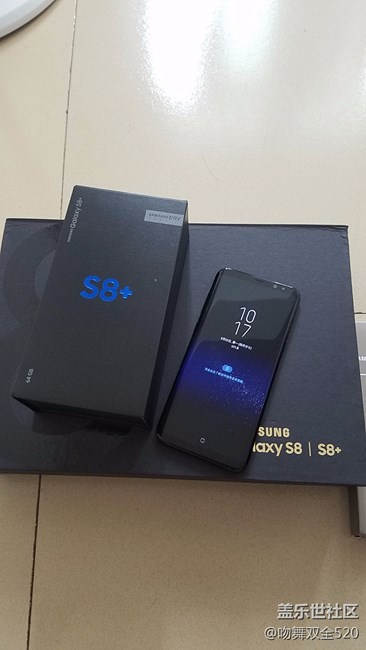 拿到手机咯。。。。