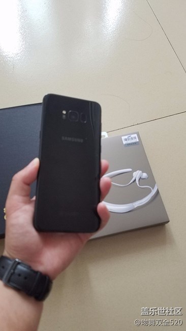 拿到手机咯。。。。