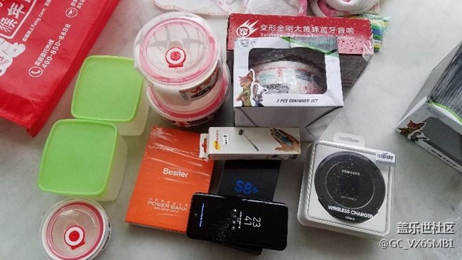 今天苏宁去买8＋黑色，送的超多哈哈