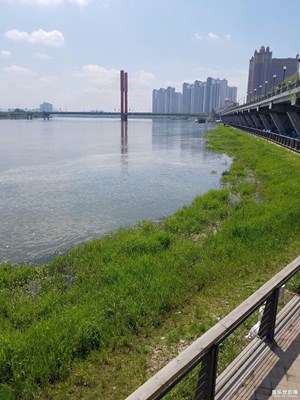 江边