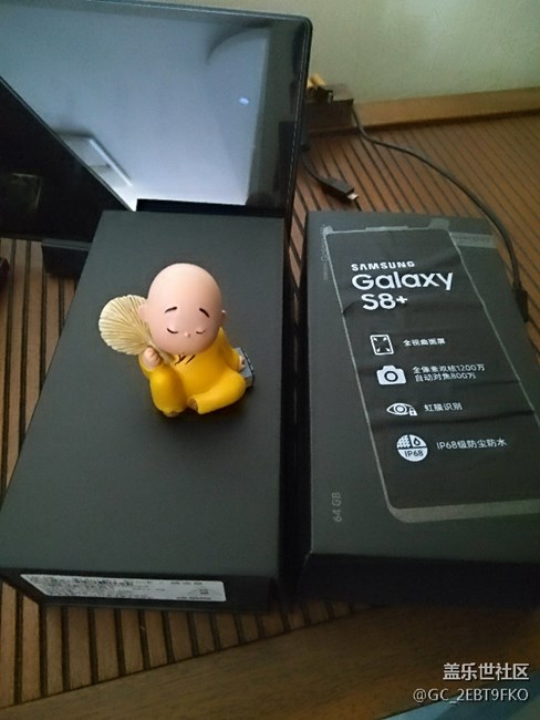 [S8晒单]22号到手的s8+,礼包到货，黑色4代无线充也到货了！