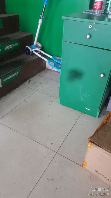 求助，摄像头拍照有片乌黑