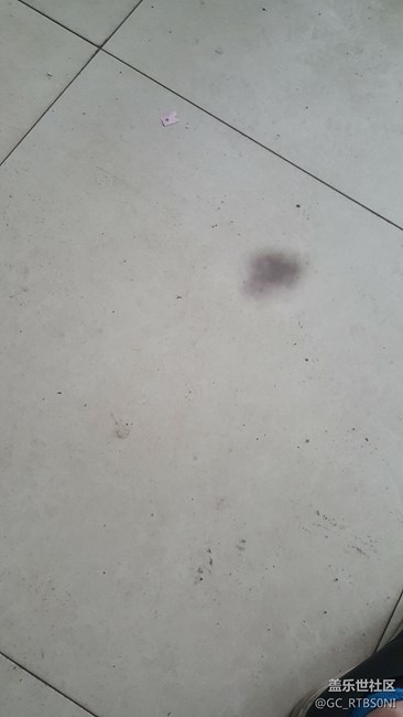 求助，摄像头拍照有片乌黑