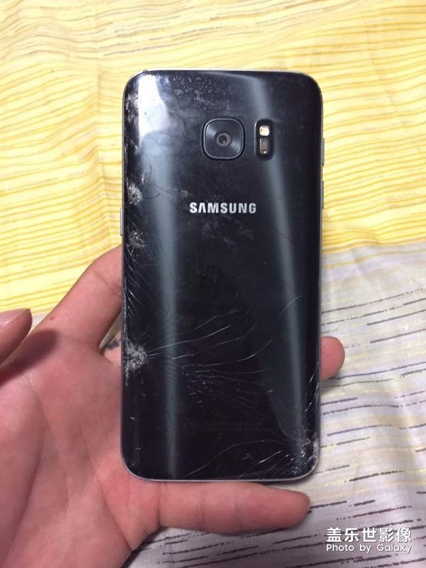 换一个三星直屏s7原装后盖要多少钱？