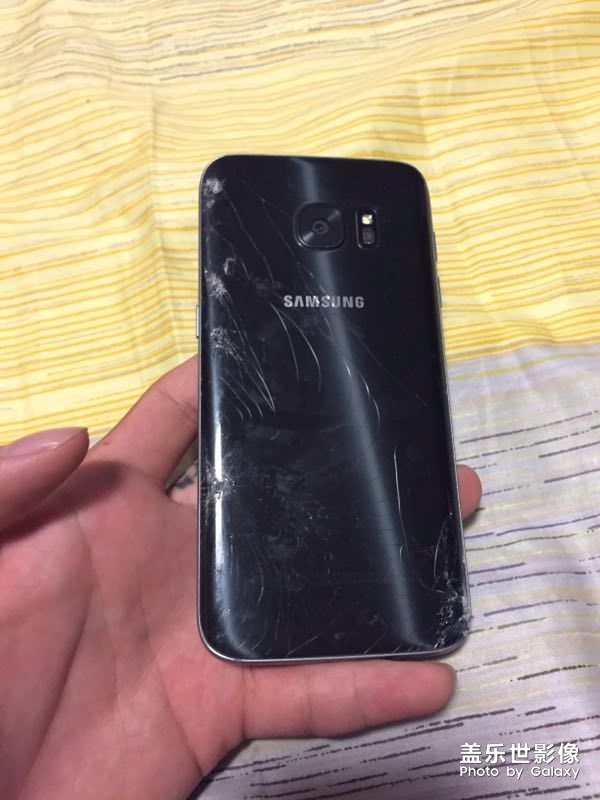 换一个三星直屏s7原装后盖要多少钱？
