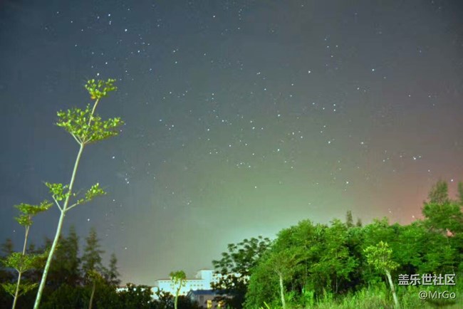 看看我们这的夜空吧，配不配s8？