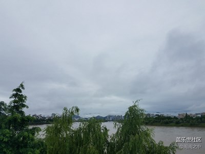 雨中的新安江