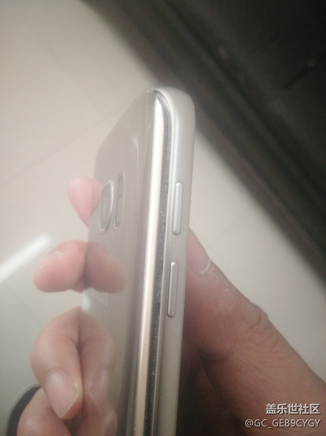 S7电鼓包顶开后盖，电池质量如此之差，*如此之难
