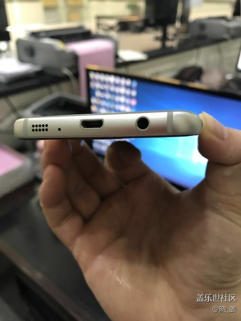 刚过保电池就把后壳鼓开了