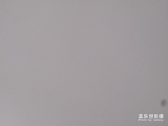 前置摄像头进东西了貌似