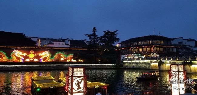 去了趟南京，顺手试了试夜拍。