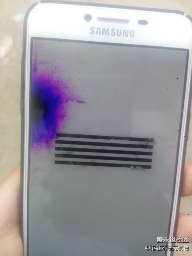 屏幕起紫斑求助