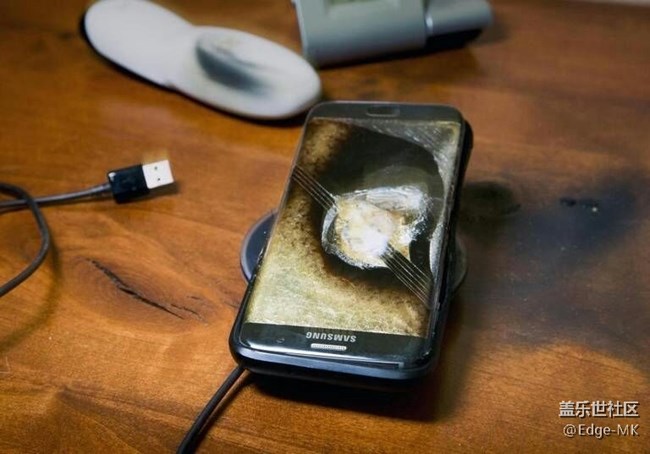 Galaxy S7 Edge充电过程中发生爆炸 Galaxy S7 Edge充电过程中发生爆炸