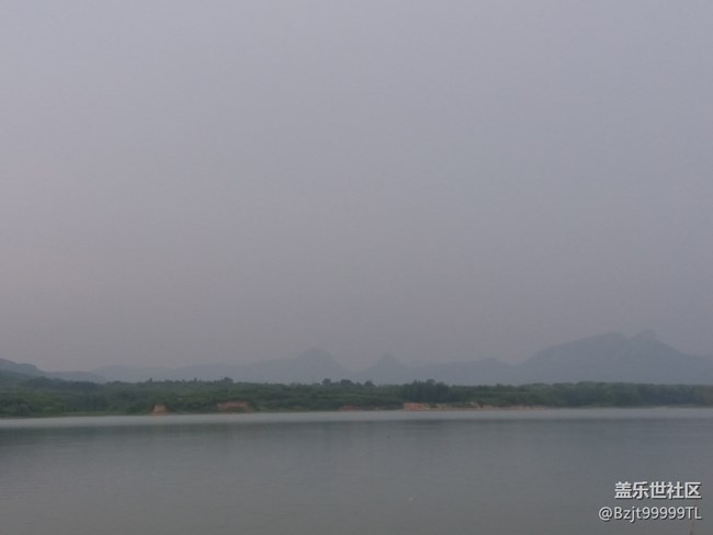 萌萌小雨下的山川美景