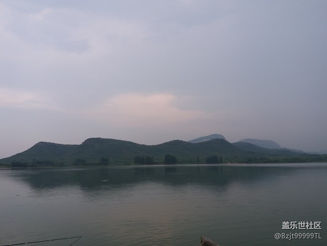 萌萌小雨下的山川美景