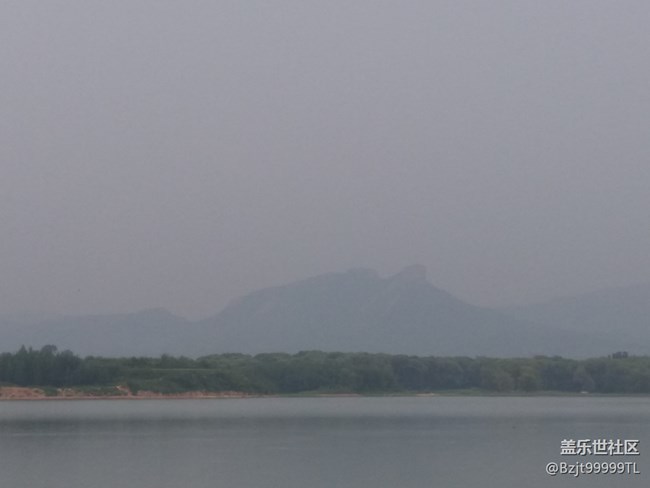 萌萌小雨下的山川美景