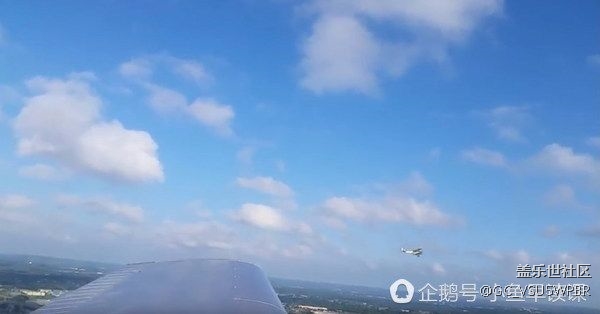 三星手机从飞机坠下,落地后完好无损,火了 三星手机从飞机坠下,落地后完好无损,火了