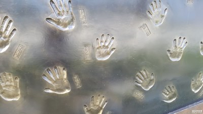 创造者，见证人