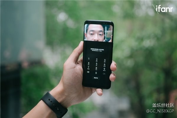 小心！你的三星Note8很容易就会被照片给骗了