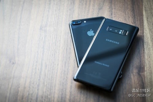 旗舰对决：三星Note8与苹果iPhone 7 Plus人像模式同框PK