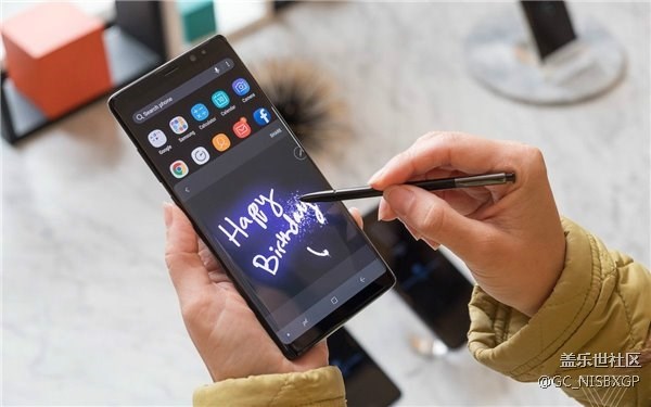 小心！你的三星Note8很容易就会被照片给骗了