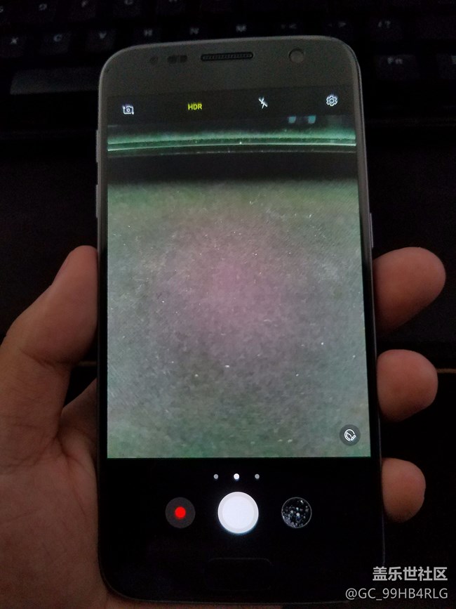 更新之后拍照中间发红怎么回事？？？