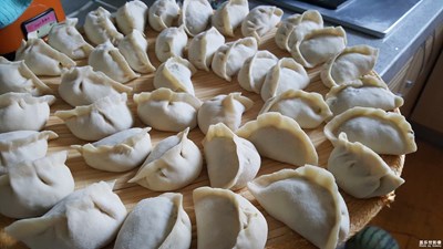 好吃不如饺子，好玩不如......